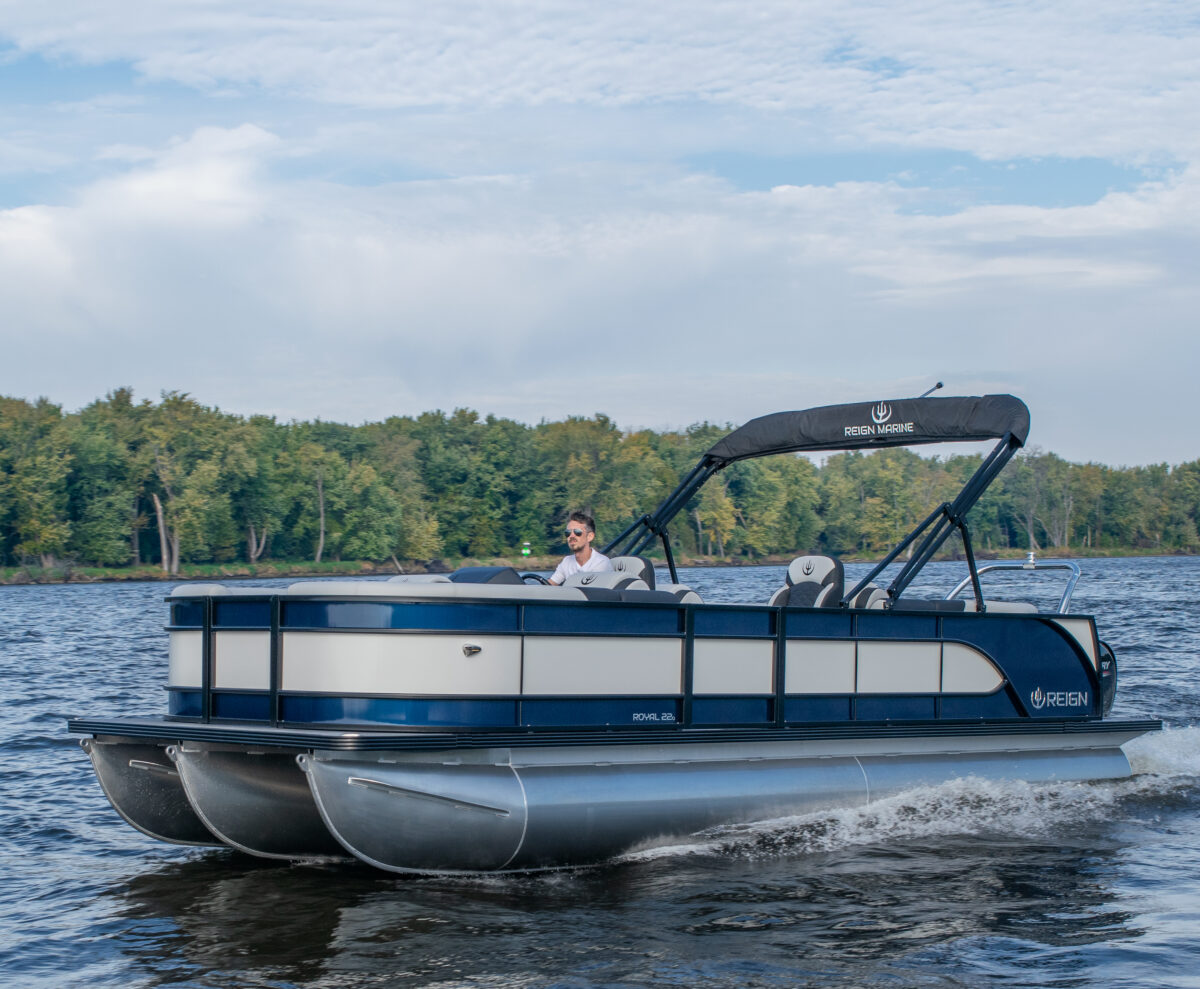 blue and white reign marine tri toon- pontoon